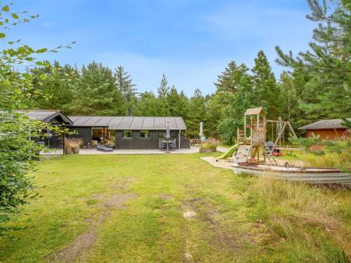 Bratten Strand House | Holiday Home Aleida - 400m from the sea by Interhome