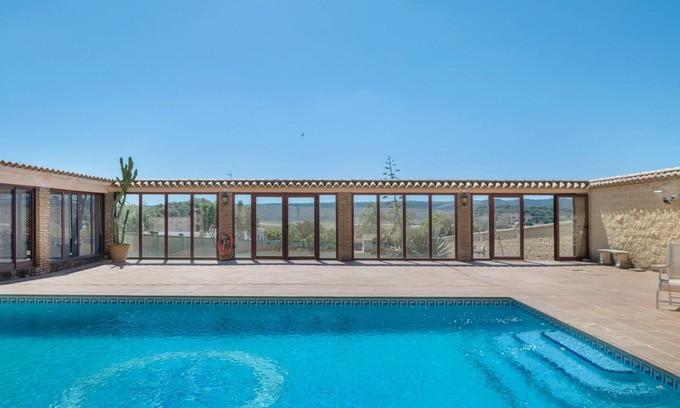 Barbate House | Holiday Home 'Altamar' with Mountain View, Wi-Fi and Air Conditioning
