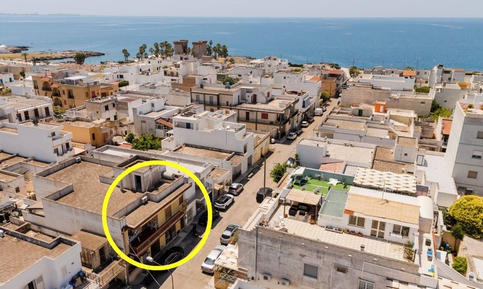 Santa Maria al Bagno House | Holiday Home 'Anna's Sea House' with Sea View and Air Conditioning