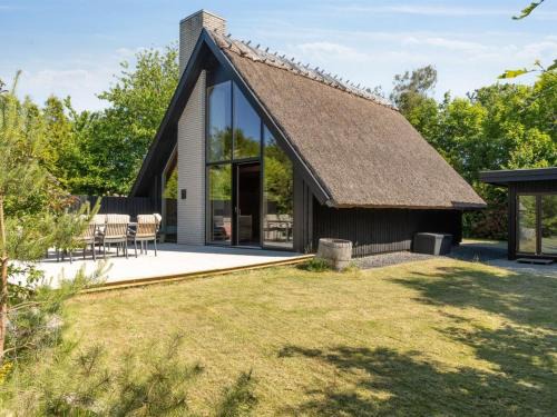 Holloselund House | Holiday Home Anssi - 300m from the sea by Interhome