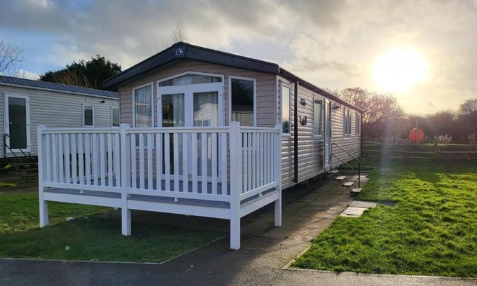 St Leonards-On-Sea House | Holiday Home at Combe Haven, St Leonards, Hastings