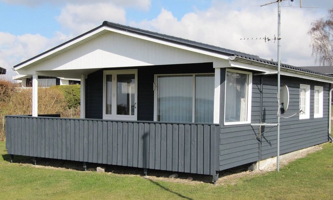 Brunsnaes Cottage | Holiday home at Flensborg Fjord with sea view! First row