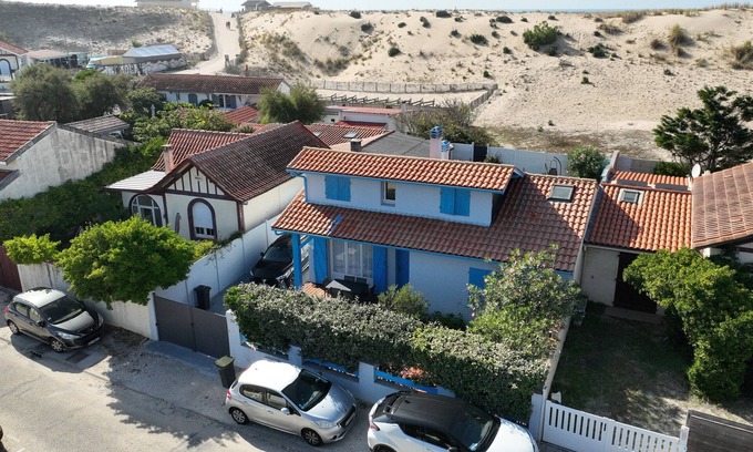 Lacanau-Ocean House | Holiday Home 'Beach Villa 14 Personnes' with Private Terrace, Wi-Fi and Air Conditioning