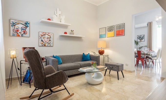 Palermo House | Holiday Home 'Bedda Me Palermo House' with Balcony, Wi-Fi and Air Conditioning