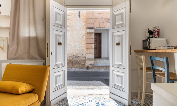 Mesagne House | Holiday Home 'Borgo Dei Messapi Di Antonio' with Wi-Fi and Air Conditioning