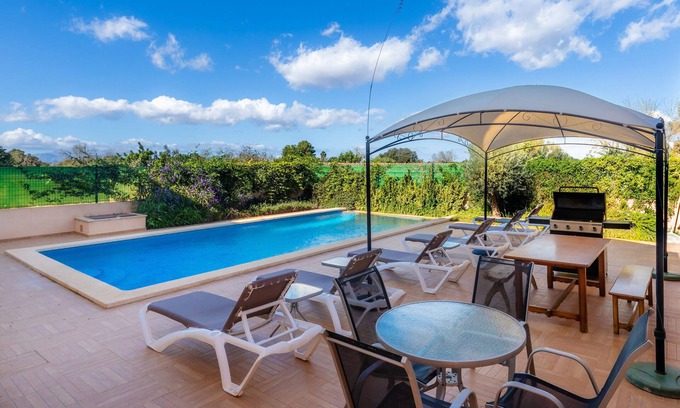 Ariany House | Holiday Home "Ca Na Bergues" with Pool & Wi-Fi