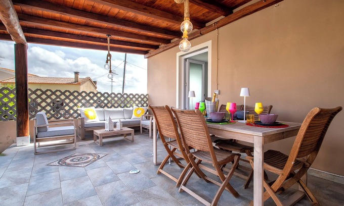 Palmadula House | Holiday Home 'Casa Bea' with Private Terrace, Wi-Fi and Air Conditioning