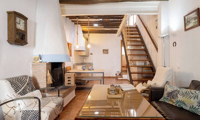 Grazalema House | Holiday Home 'Casa Calle Del Carmen' with Mountain View, Wi-Fi and Air Conditioning