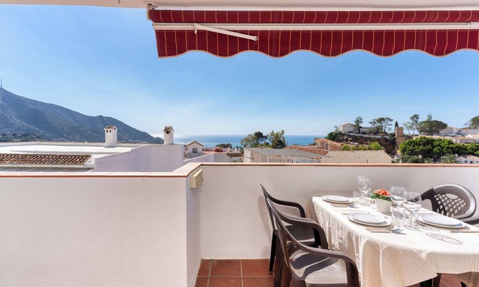 Mijas House | Holiday Home 'Casa Centro' with Sea View, Wi-Fi and Air Conditioning