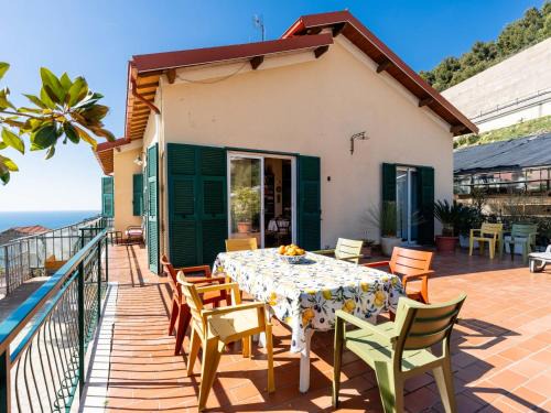 Ospedaletti House | Holiday Home Casa Cycas by Interhome