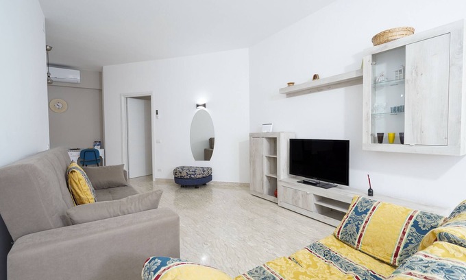 Monopoli House | Holiday Home "Casa Kennedy" close to the Beach with Balcony & Wi-Fi