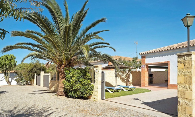 Zahora House | Holiday Home "Casa Zahora" On the Beach with Terrace, Garden, Wi-Fi & A/C