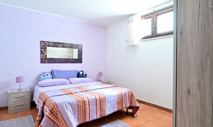 Bari Sardo House | Holiday Home 'Con Aria Condizionata' with Mountain View and Air Conditioning