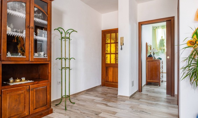 Villaggio delle Mimose House | Holiday Home 'Da Elisa' with Private Terrace, Wi-Fi and Air Conditioning