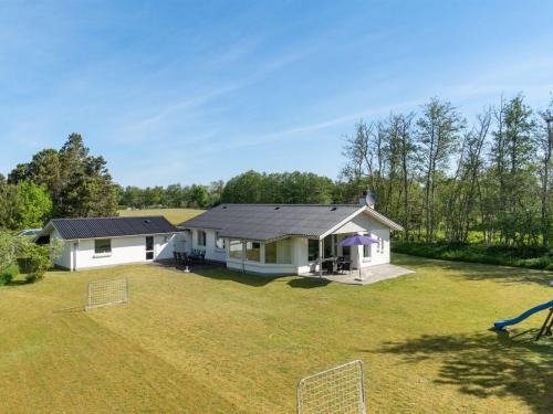 Strandby House | Holiday Home Ehm - 600m from the sea by Interhome