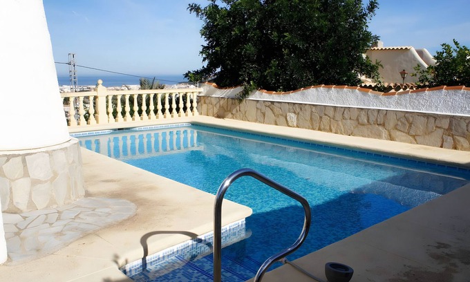 Denia House | Holiday Home 'Elisabet' with Mountain View, Wi-Fi and Air Conditioning