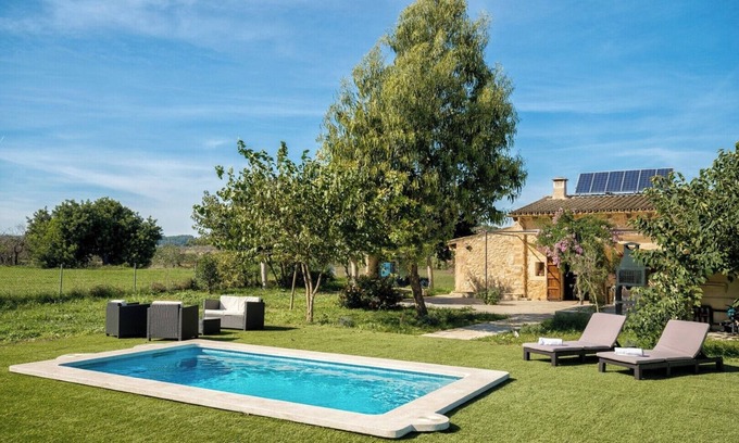 Sineu Villa | Holiday Home Es Camp Pla with Pool & Wi-Fi