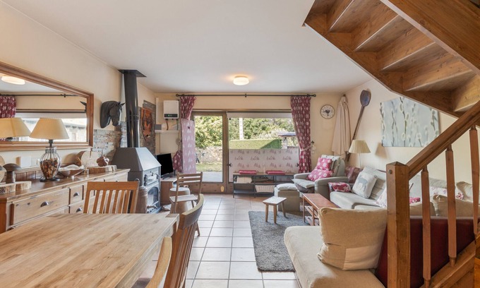 Bellver de Cerdanya House | Holiday Home 'Vall Bellver' with Mountain Views, Private Terrace and Wi-Fi