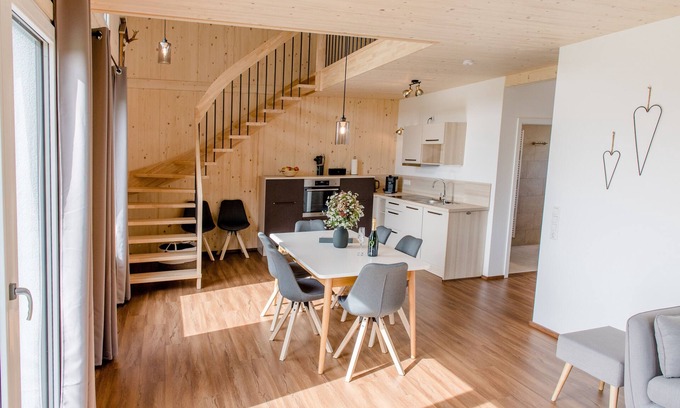 Niederlehen House | Holiday Home 'Ferienhaus Tannengrün' with Private Terrace, Wi-Fi and Air Conditioning