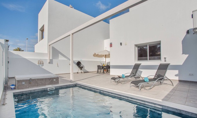 Gran Tarajal House | Holiday Home 'Gara Fuerteventura' with Sea Views, Wi-Fi and Air Conditioning