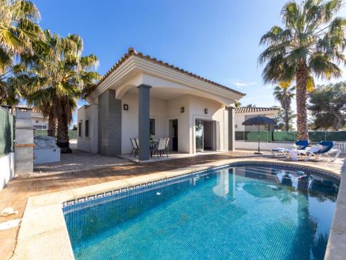 Riumar House | Holiday Home Gaviota 11 by Interhome
