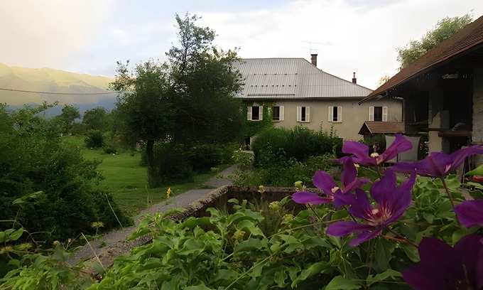 Verrens-Arvey House | Holiday Home 'Gite Sources D'Arvey' with Balcony and Wi-Fi