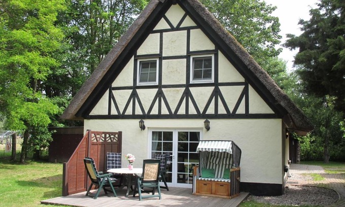 Altenkirchen House | Holiday Home Hühnerhaus by Interhome