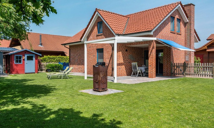 Steinbild House | Holiday Home 'Hafenblick' with Private Terrace, Private Garden and Wi-Fi