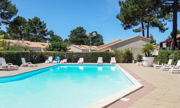 Les Mathes House | Holiday Home Hameau de Talaris-3 by Interhome