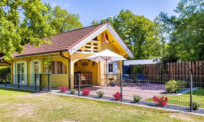 Steinbild House | Holiday Home 'Haus Miriam' with Private Terrace, Private Garden and Wi-Fi