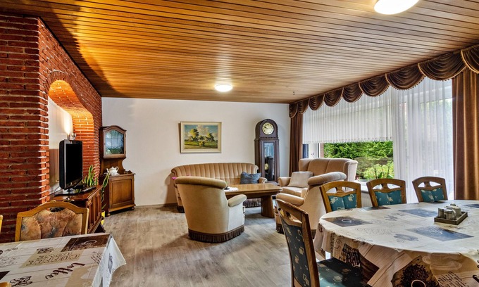 Marienhafe House | Holiday Home 'Haus Störtebeker' with Private Terrace and Wi-Fi