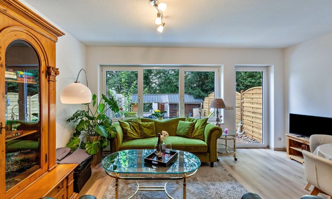 Schindeldorf House | Holiday Home 'Heike's Waldidyll' with Private Terrace, Private Garden and Wi-Fi