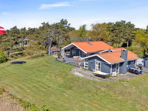 Øer Strand House | Holiday Home Hening - 50m from the sea by Interhome