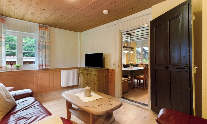 Ohlsbach House | Holiday Home 'Huber' with Mountain View, Shared Pool and Wi-Fi