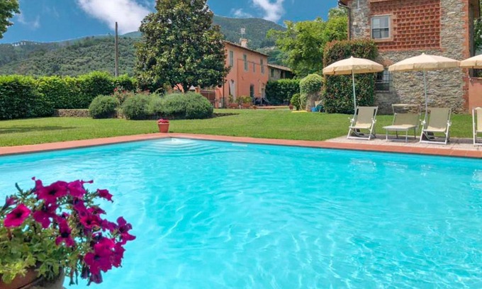Cascine-La Croce House | Holiday Home Il Rustico by Interhome