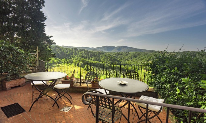 Gaville Apartment | Holiday home in Antique Gaville South of Florence