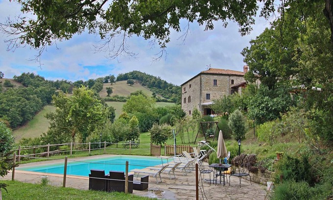 Apecchio House | Holiday Home in Apecchio with Pool & Terrace