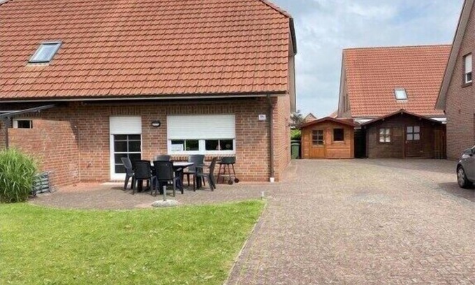 Berumbur House | Holiday home in Berum with swimming pool