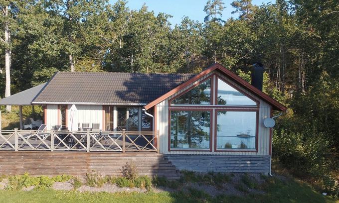 Dalskog House | Holiday home in Dalskog with a panoramic lake view | SE17006