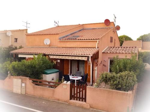 Les Ayguades House | Holiday home in Gruissan with swimming pool