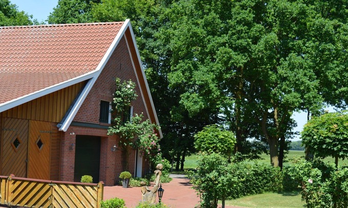 Holthaus Villa | Holiday home in Lindern with garden