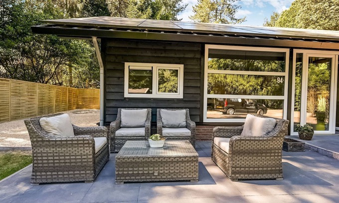 Langstraat House | Holiday Home in Meijel near De Groot Peel Park