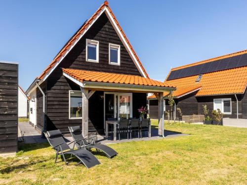 Scherpenisse House | Holiday Home in Scherpenisse near Oosterschelde