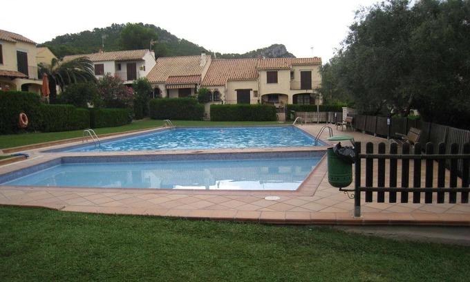 Torroella de Montgri House | Holiday Home in Torre Gran near Beach