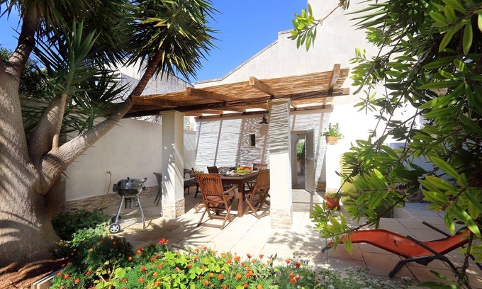 Presicce House | Holiday Home 'Corte Antica 1' with Wi-Fi and Air Conditioning