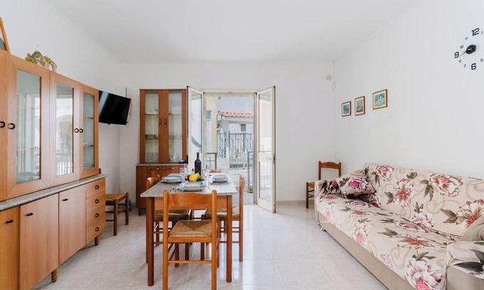 Santa Maria al Bagno House | Holiday Home 'Julia' with Private Terrace and Air Conditioning
