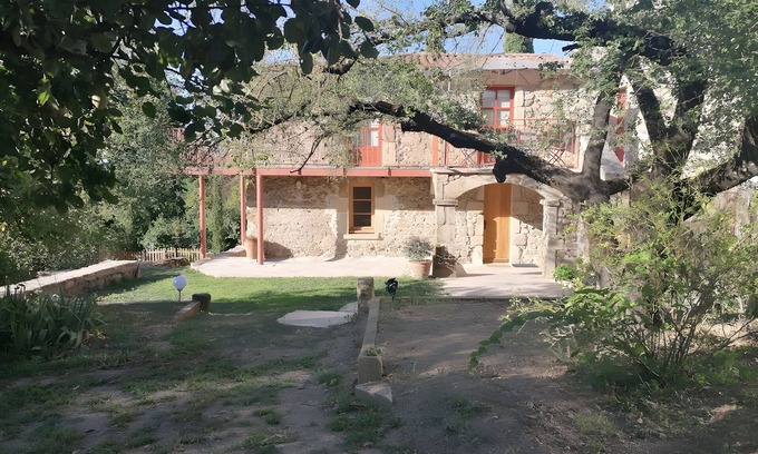 Crozes-Hermitage House | Holiday Home 'Les Lavoirs' with Mountain View