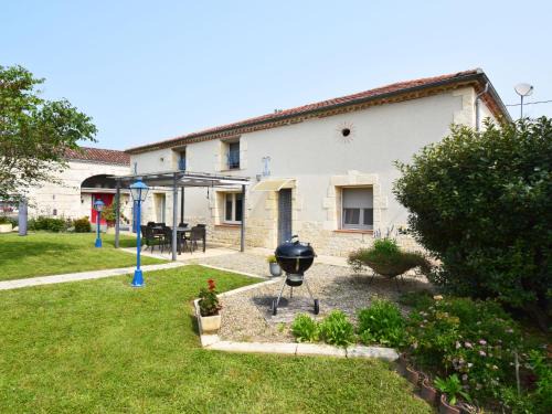 Brax House | Holiday Home L'Ostalet de Sarron by Interhome