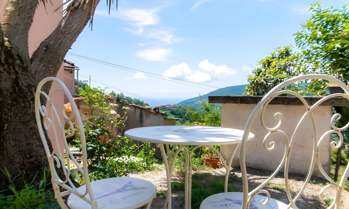 Sestri Levante House | Holiday Home 'La Casa Del Conte' with Sea View, Private Terrace and Wi-Fi