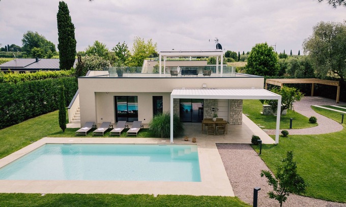 Mattarana House | Holiday Home "Lagolino Boutiquehouse " with Pool, Garden & Wi-Fi